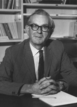 08 ������� 1917 ���� ������� ���������� �������� ����� ������ (Rodney Porter) (1917-1985)